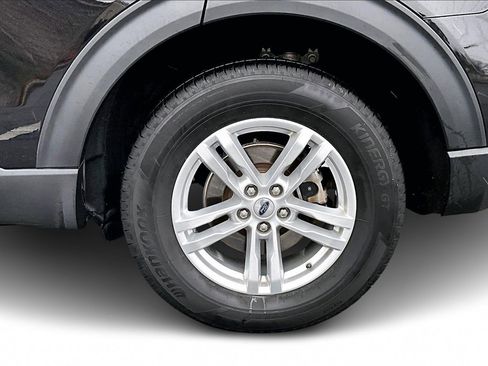 Used 2023 Ford Explorer XLT w/ Equipment Group 202A image 34