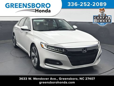 Used 2018 Honda Accord Touring image 1