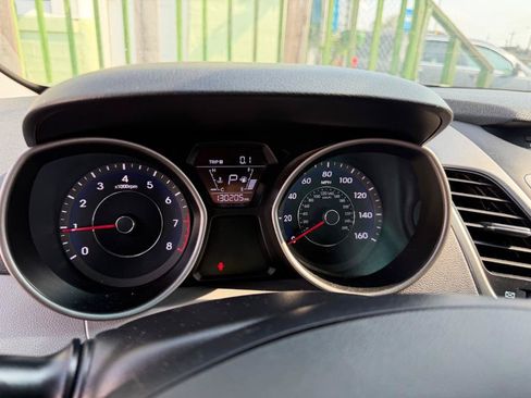 Used 2016 Hyundai Elantra SE FWD image 16