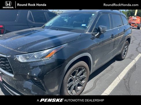 Used 2023 Toyota Highlander Limited FWD image 1