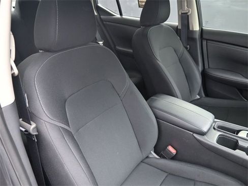 Used 2025 Nissan Sentra S image 34