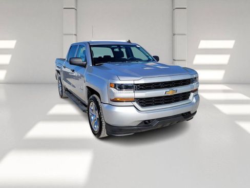 Used 2018 Chevrolet Silverado 1500 Custom w/ Texas Edition image 3