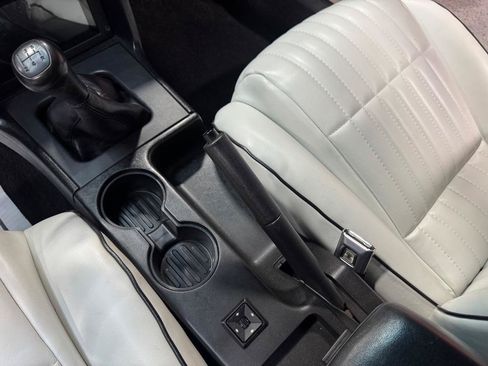 Used 1992 Ford Mustang LX RWD image 17