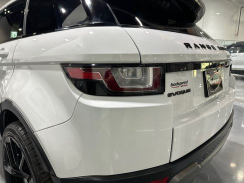 Used 2017 Land Rover Range Rover Evoque SE Premium AWD/4WD image 33