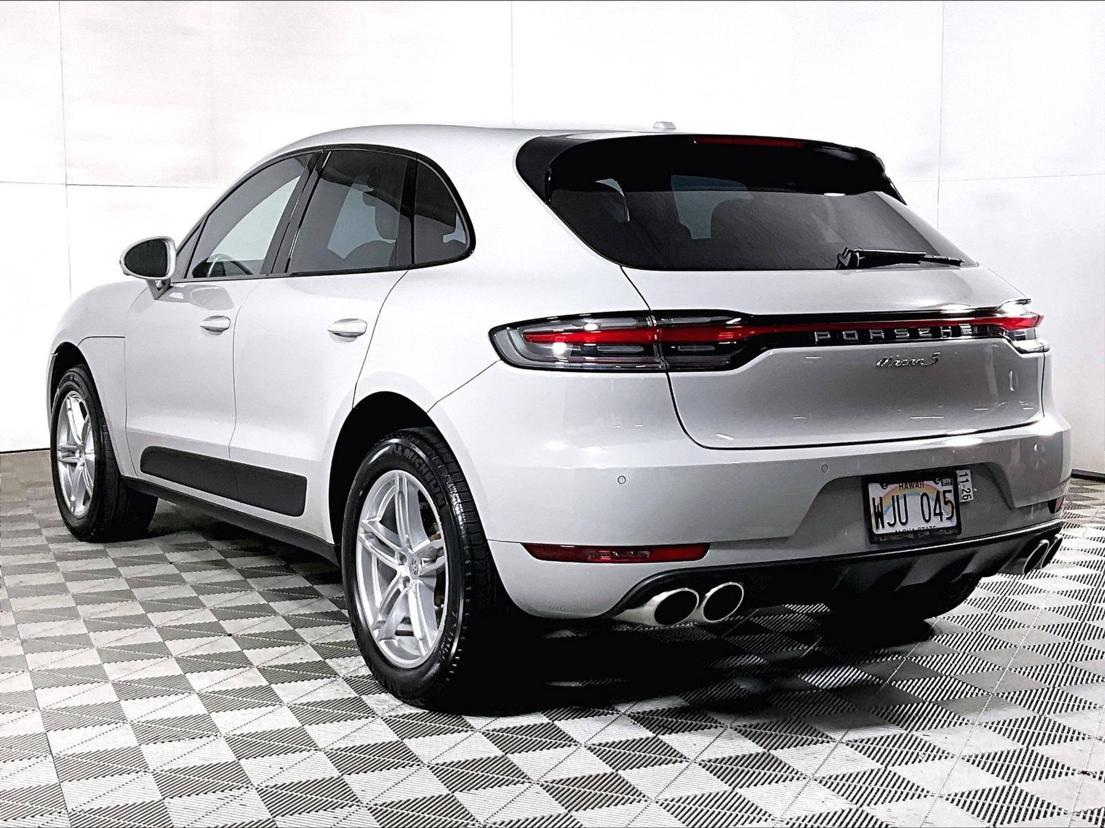 Certified 2021 Porsche Macan S AWD/4WD image 3