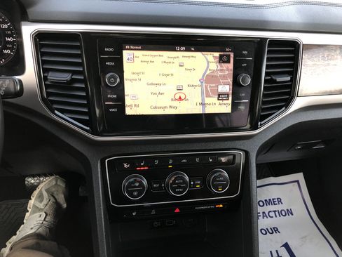 Used 2018 Volkswagen Atlas SEL Premium image 18