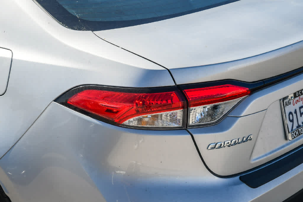Certified 2025 Toyota Corolla LE FWD image 6