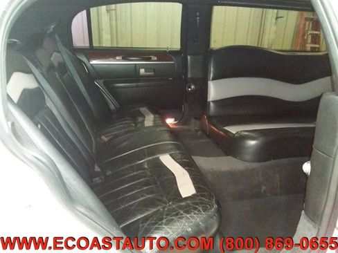 Used 2005 Lincoln Town Car Executive image 15
