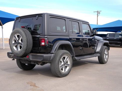 Used 2022 Jeep Wrangler Unlimited Sahara image 4