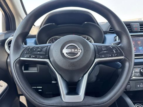 Used 2025 Nissan Versa SV FWD image 25