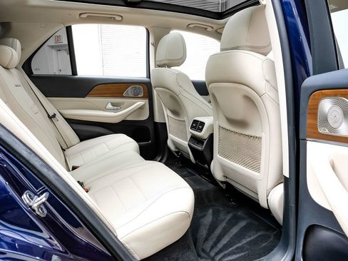 Used 2022 Mercedes-Benz GLE 350 4MATIC w/ AMG Line Exterior image 31