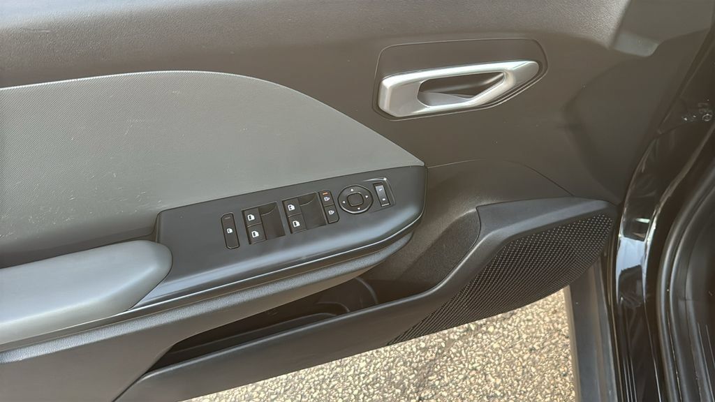 Used 2025 Kia K4 FWD image 14