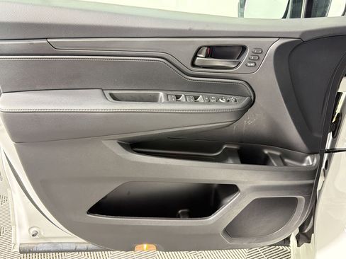 Used 2025 Honda Odyssey Sport-L image 11