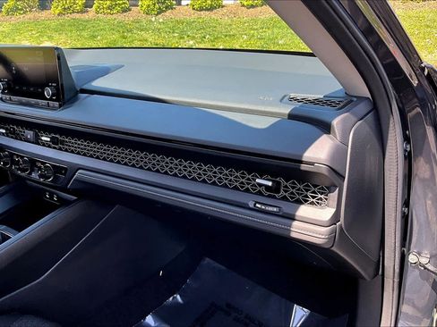 Used 2025 Honda Accord SE image 17