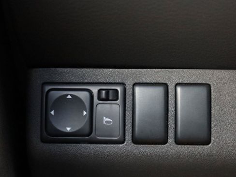 Used 2008 Nissan Pathfinder S AWD/4WD image 30