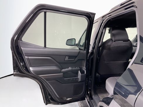 Used 2025 Toyota 4Runner SR5 image 25