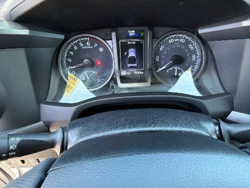 Certified 2023 Toyota Tacoma TRD Off-Road image 21