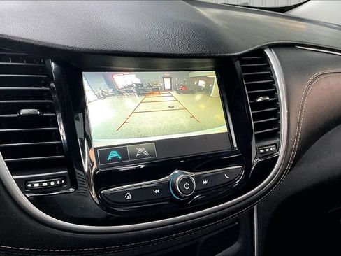 Used 2017 Chevrolet Trax LT w/ LT Convenience Package AWD/4WD image 13
