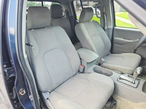Used 2015 Nissan Frontier SV w/ SV Value Truck Package RWD image 14