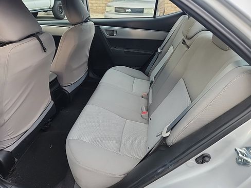 Used 2015 Toyota Corolla LE image 11