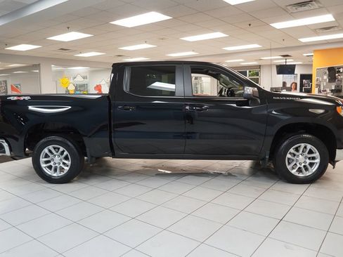 Used 2023 Chevrolet Silverado 1500 LT AWD/4WD image 11