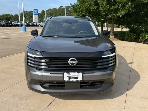 Used 2026 Nissan Kicks SV w/ SV Premium Package FWD image 2