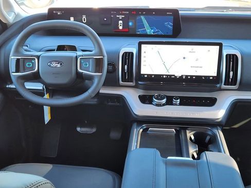 New 2026 Ford Expedition Active image 26