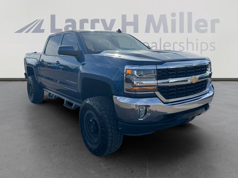 Used 2018 Chevrolet Silverado 1500 LT w/ All Star Edition image 7