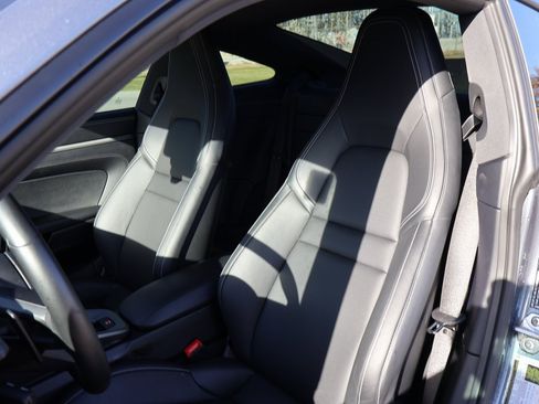 Used 2025 Porsche 911 Carrera image 5