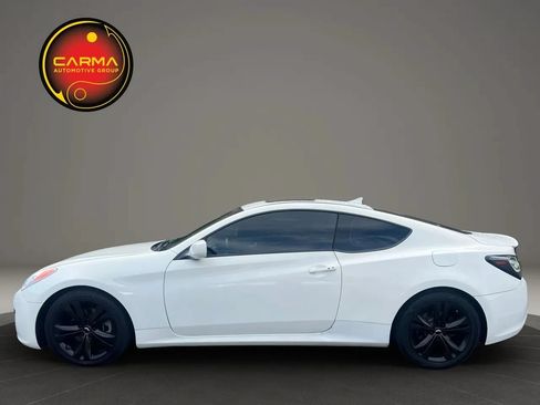 Used 2012 Hyundai Genesis 2.0T RWD image 2