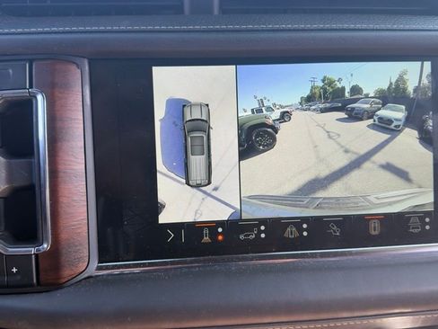 Used 2023 GMC Yukon Denali Ultimate AWD/4WD image 10