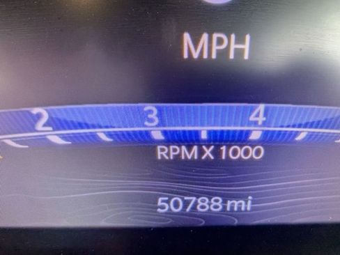 Used 2023 Jeep Grand Cherokee Limited image 5