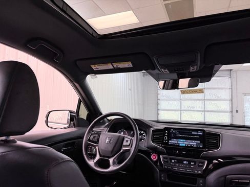 Used 2025 Honda Ridgeline Black Edition image 34