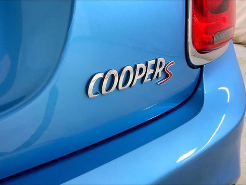 Used 2019 MINI Cooper S w/ Signature Upholstery Package image 9