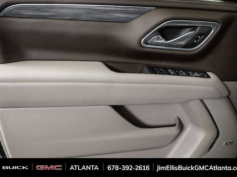 Used 2021 GMC Yukon SLT w/ SLT Premium Package image 6