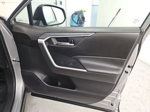 Used 2022 Toyota RAV4 XLE Premium AWD/4WD image 37