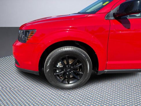 Used 2019 Dodge Journey SE w/ Blacktop Package FWD image 12