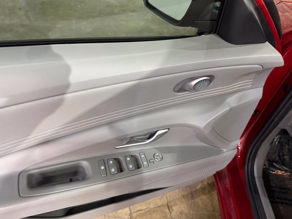 Used 2024 Hyundai Elantra SEL w/ Convenience Package FWD image 12