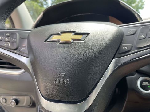 Used 2024 Chevrolet Equinox LT FWD image 17