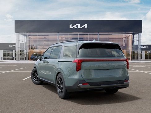New 2027 Kia Carnival EX FWD image 4