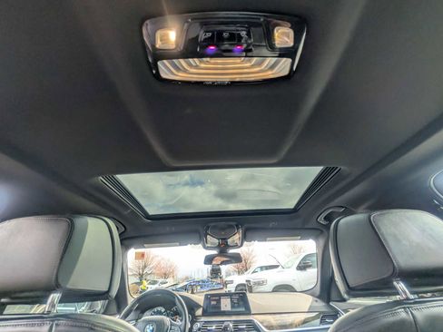 Used 2019 BMW 530i xDrive w/ Premium Package image 23