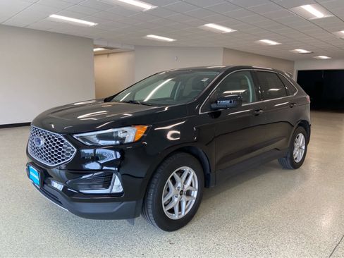 Used 2023 Ford Edge SEL w/ Convenience Package image 8