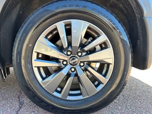 Used 2024 Nissan Pathfinder S image 32