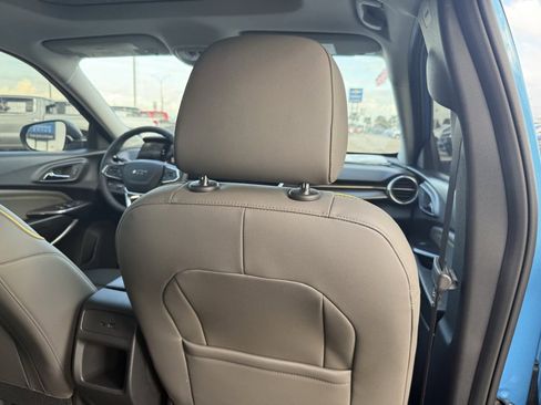 New 2025 Chevrolet Trax ACTIV w/ Sunroof Package image 39