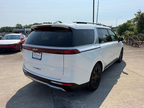 Certified 2024 Kia Carnival SX Prestige FWD image 3