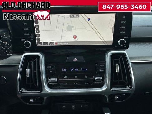 Used 2023 Kia Sorento SX AWD/4WD image 16