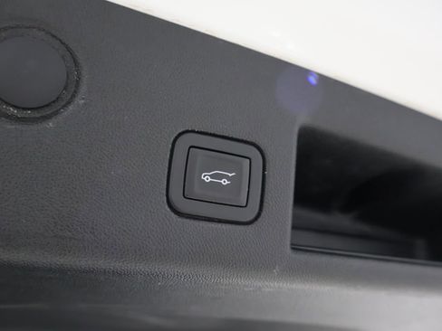 Used 2019 Chevrolet Equinox Premier image 21