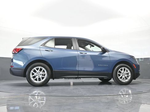 Used 2024 Chevrolet Equinox LS FWD image 55