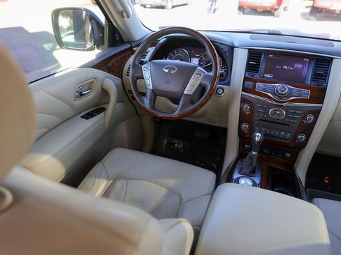 Used 2017 INFINITI QX80 4WD w/ Deluxe Technology Package image 30