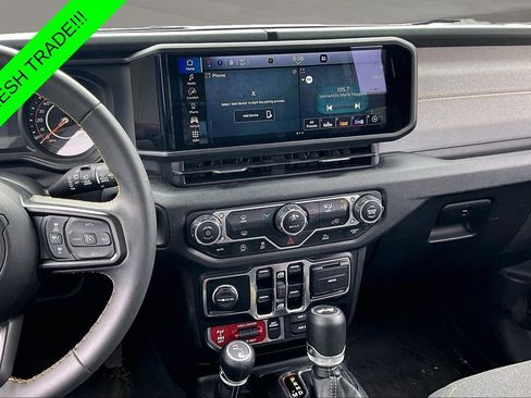 Used 2024 Jeep Wrangler Unlimited Sport AWD/4WD image 9